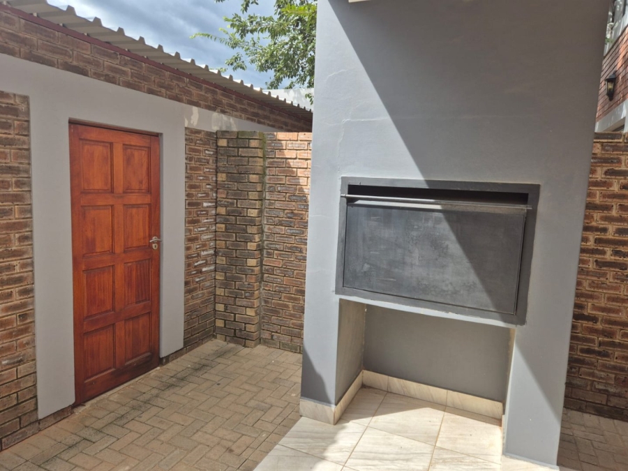 3 Bedroom Property for Sale in Heuwelsig Free State